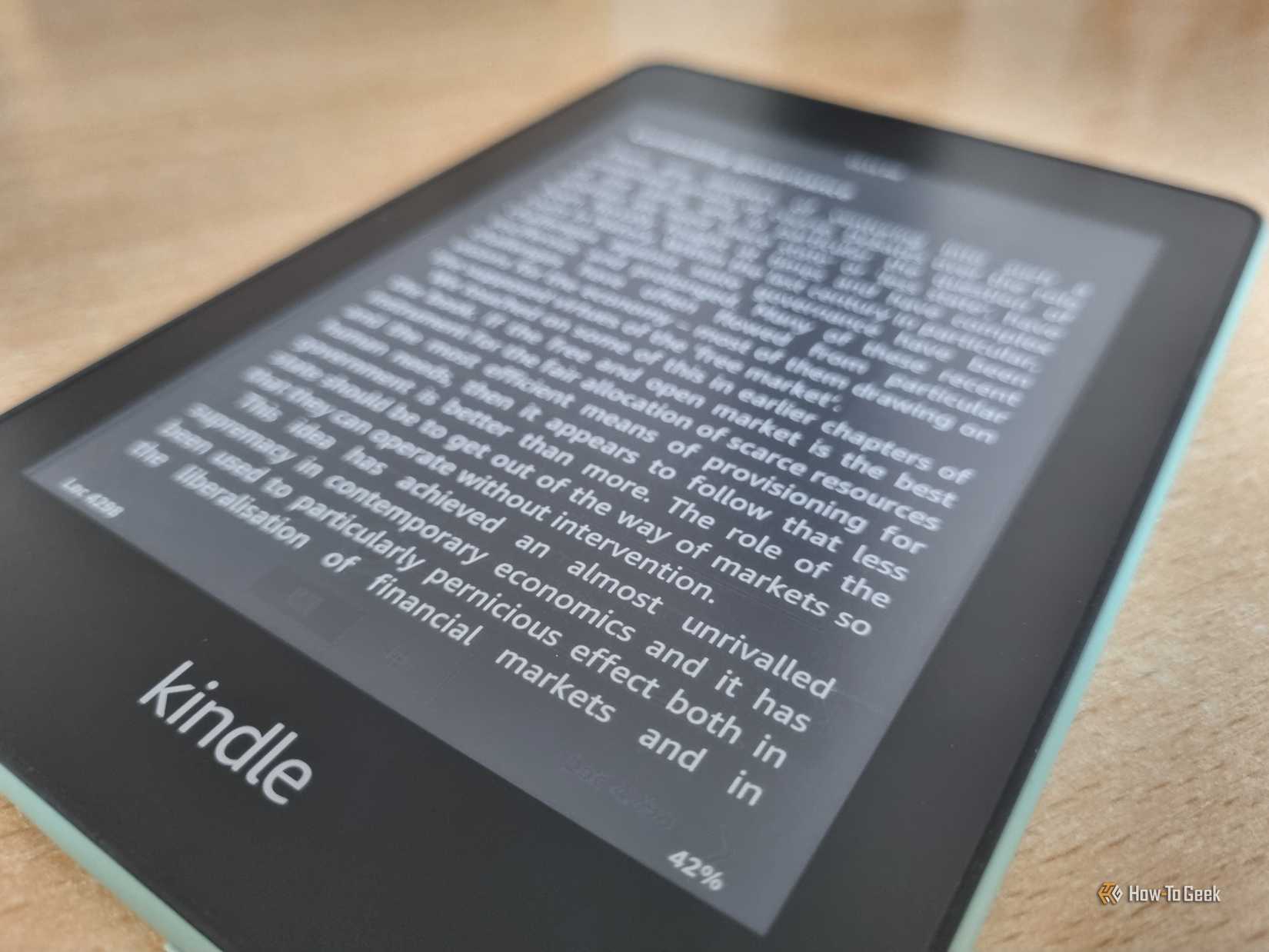 A closeup shoot of a Kindle Paperwhite with its screen in focus. 