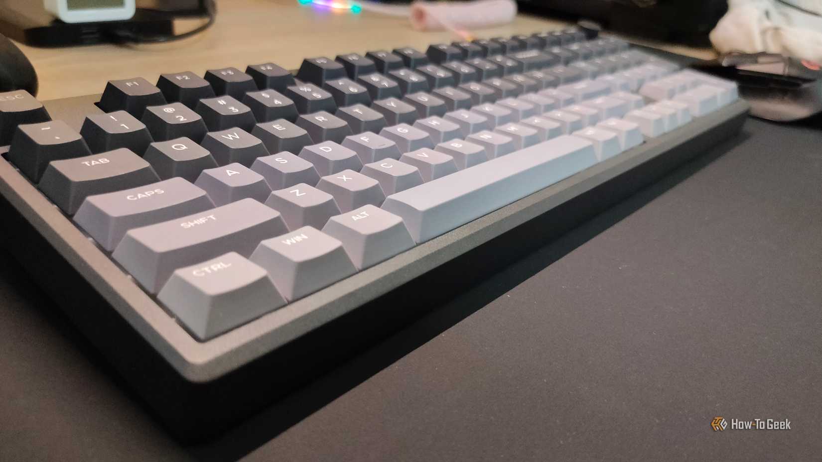 A side photo of the Epomaker Galaxy100 Lite mechanical keyboard.