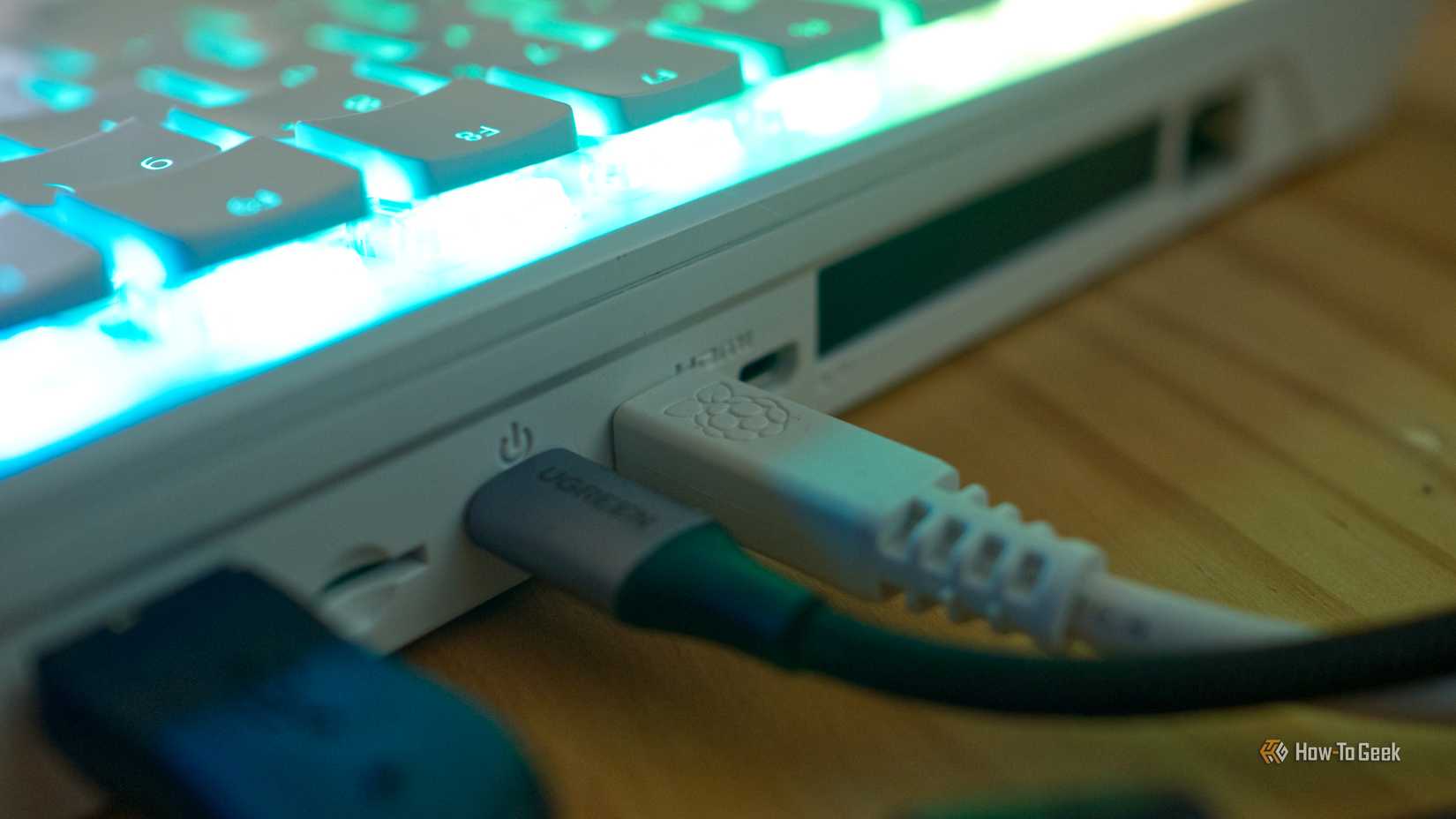 Conector micro HDMI Raspberry Pi 500+.