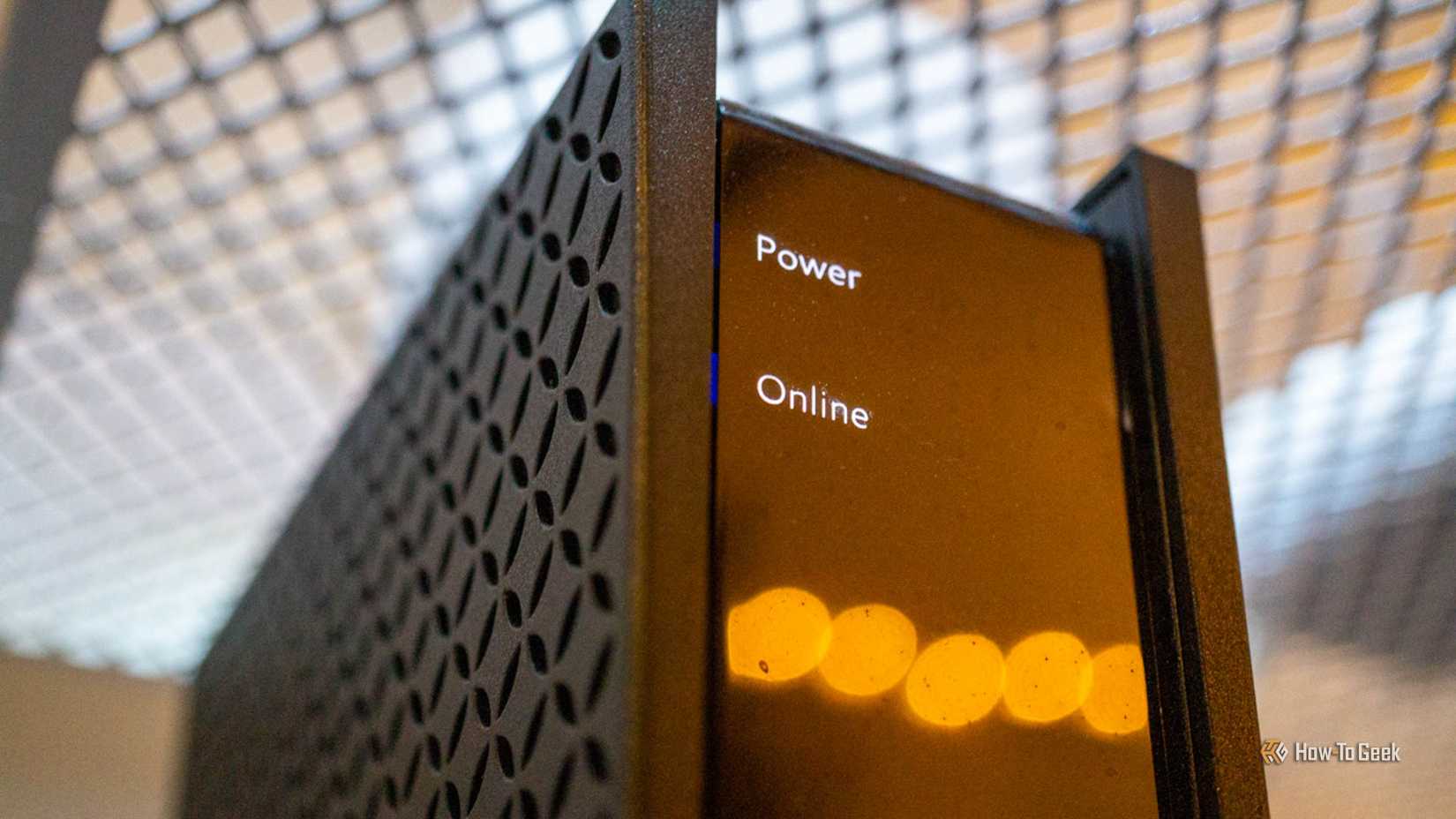 A close up of the Technicolor E31T2V1 modem from Spectrum Internet.