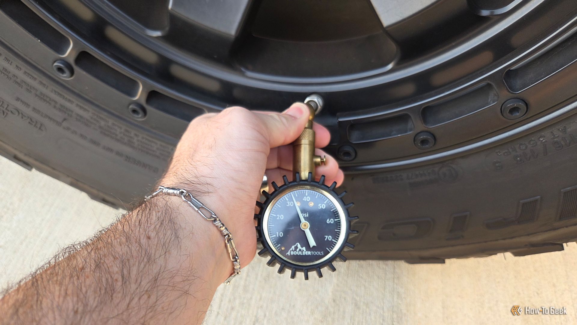 6 Harbor Freight mechanics tools I always keep in my car’s trunk