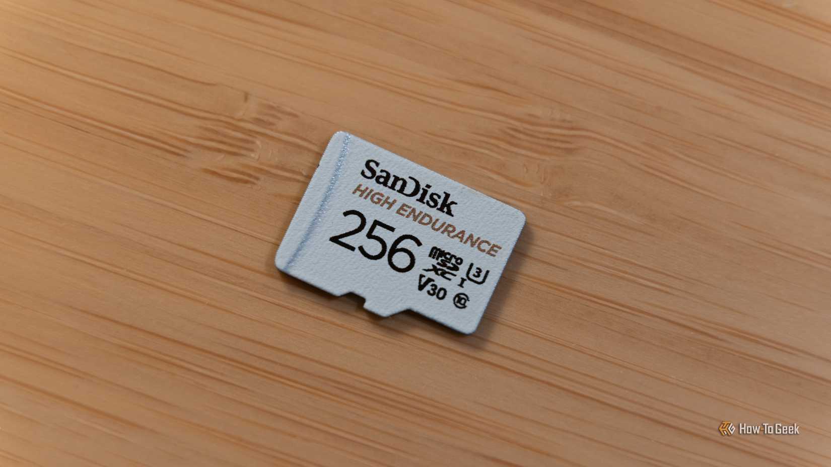 Карточка microSD на 256 ГБ с рейтингом Class 10, U3 и V30.