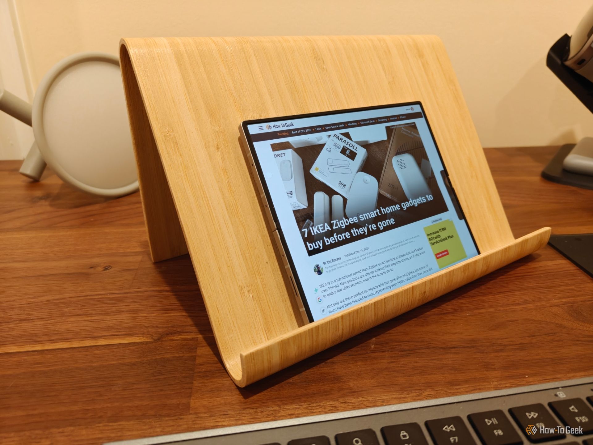 Samsung Galaxy Z Fold 6 on a Vivalla tablet stand.