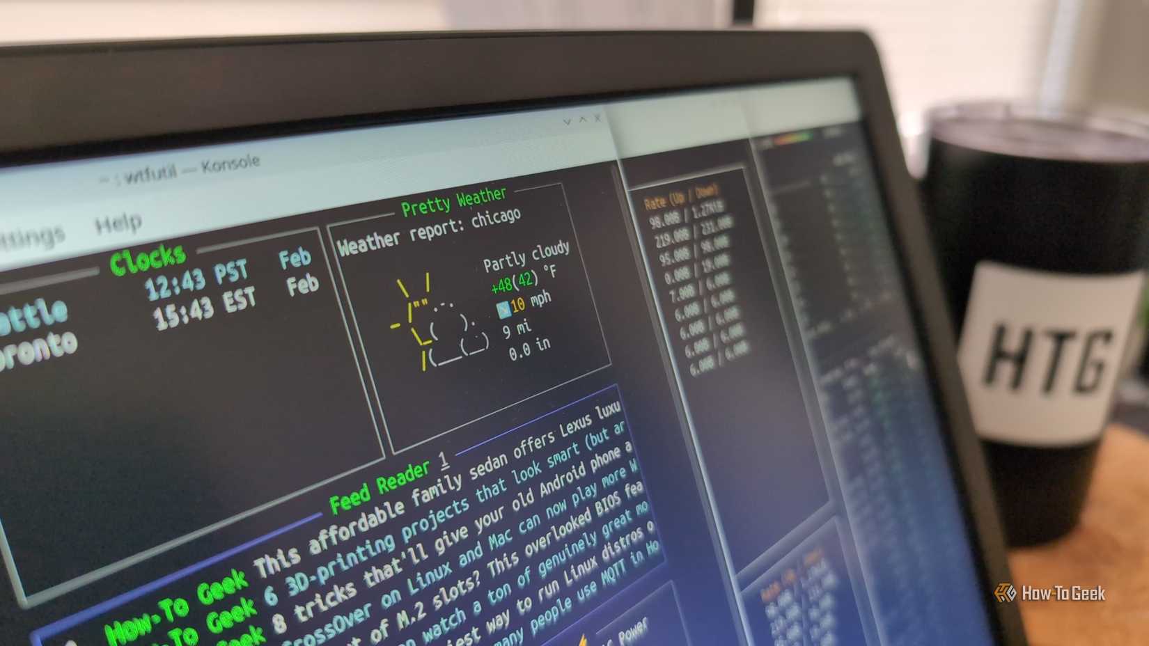 Монитор с несколькими TUI-программами в терминале Linux.