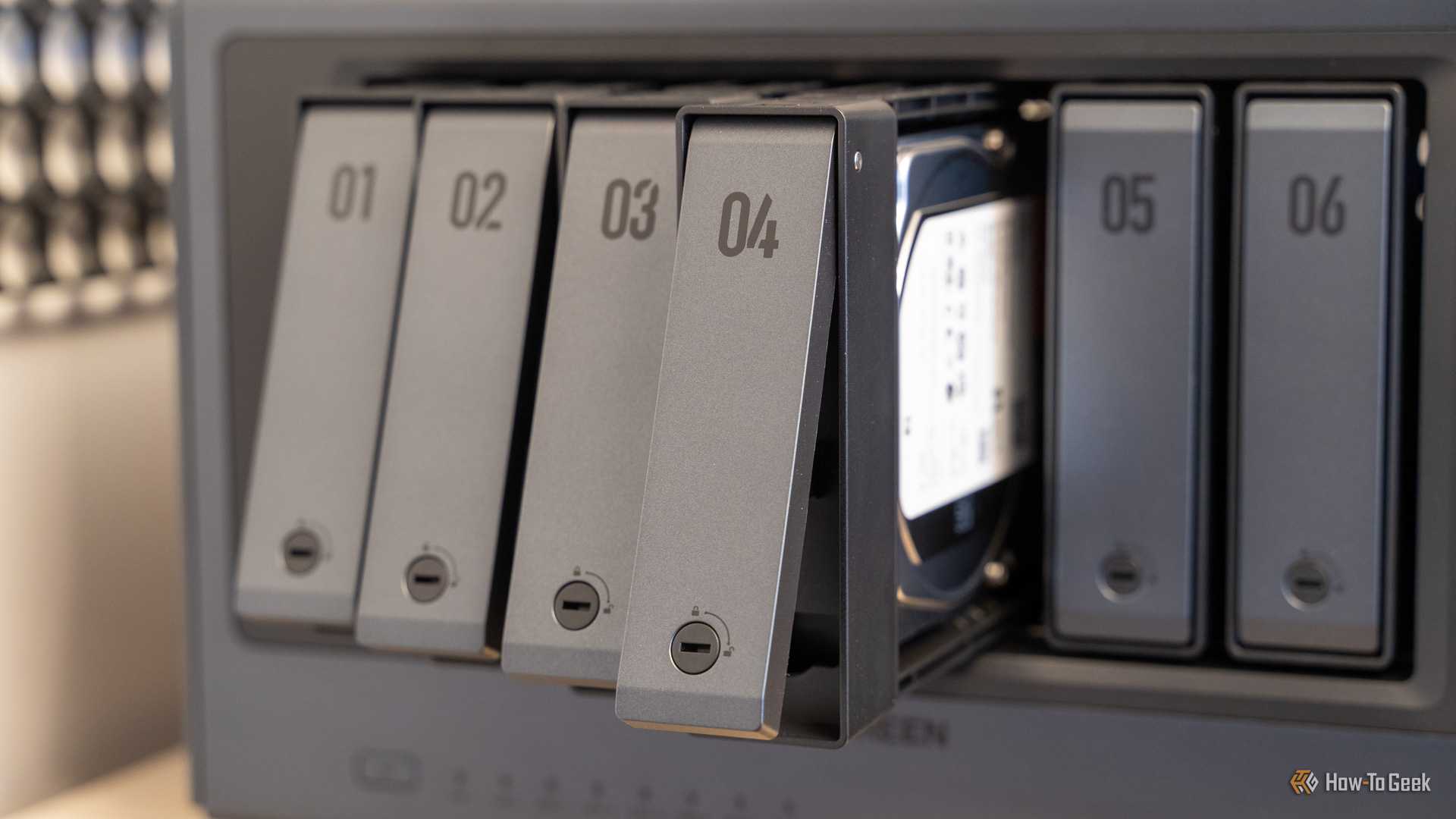 Host Modulating Tray 7 things nobody tells you about hosting a Plex media server