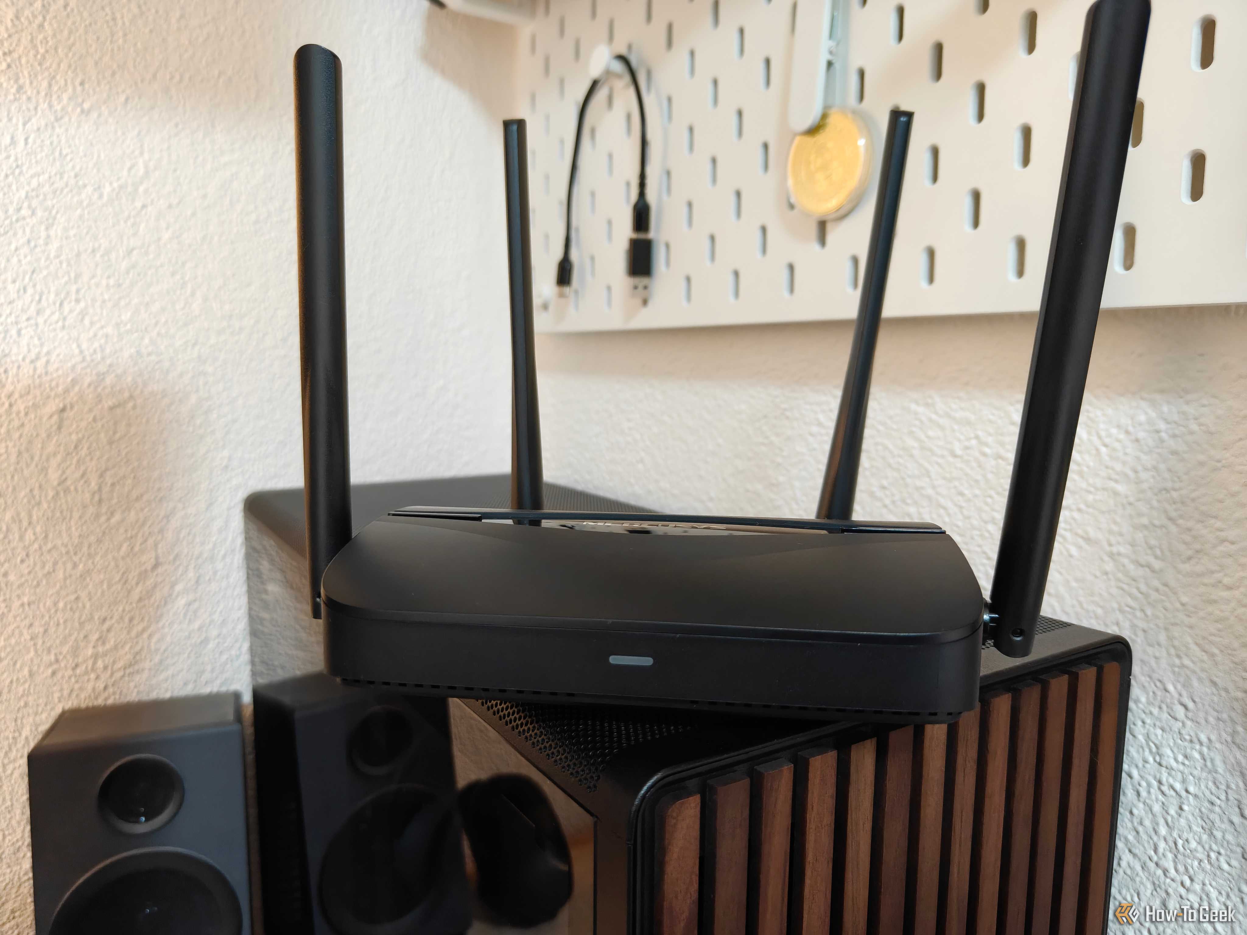 I stopped manually switching Wi-Fi bands after enabling this one router ...