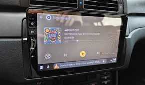 BlackPlayer running on Android Auto.