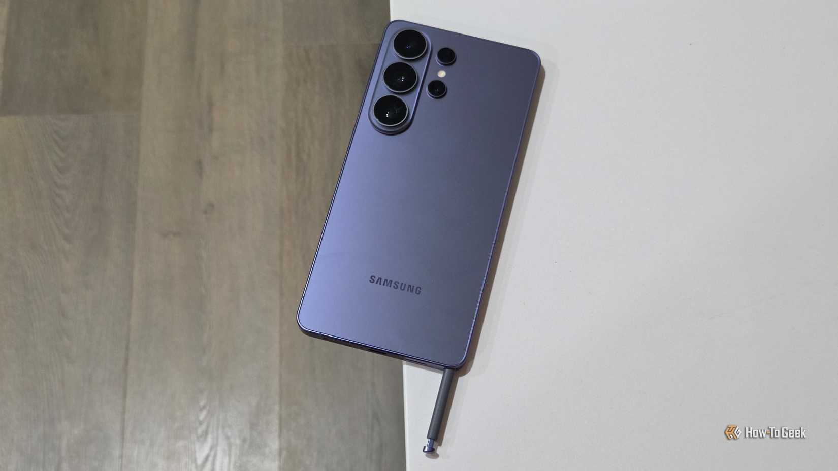 Galaxy S26 Ultra and s-pen on counter