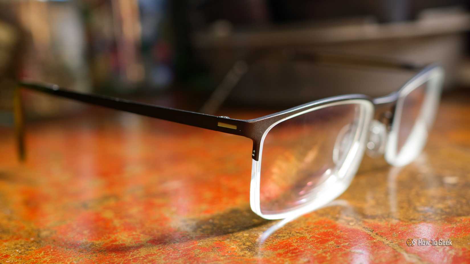 Glasses on a counter.