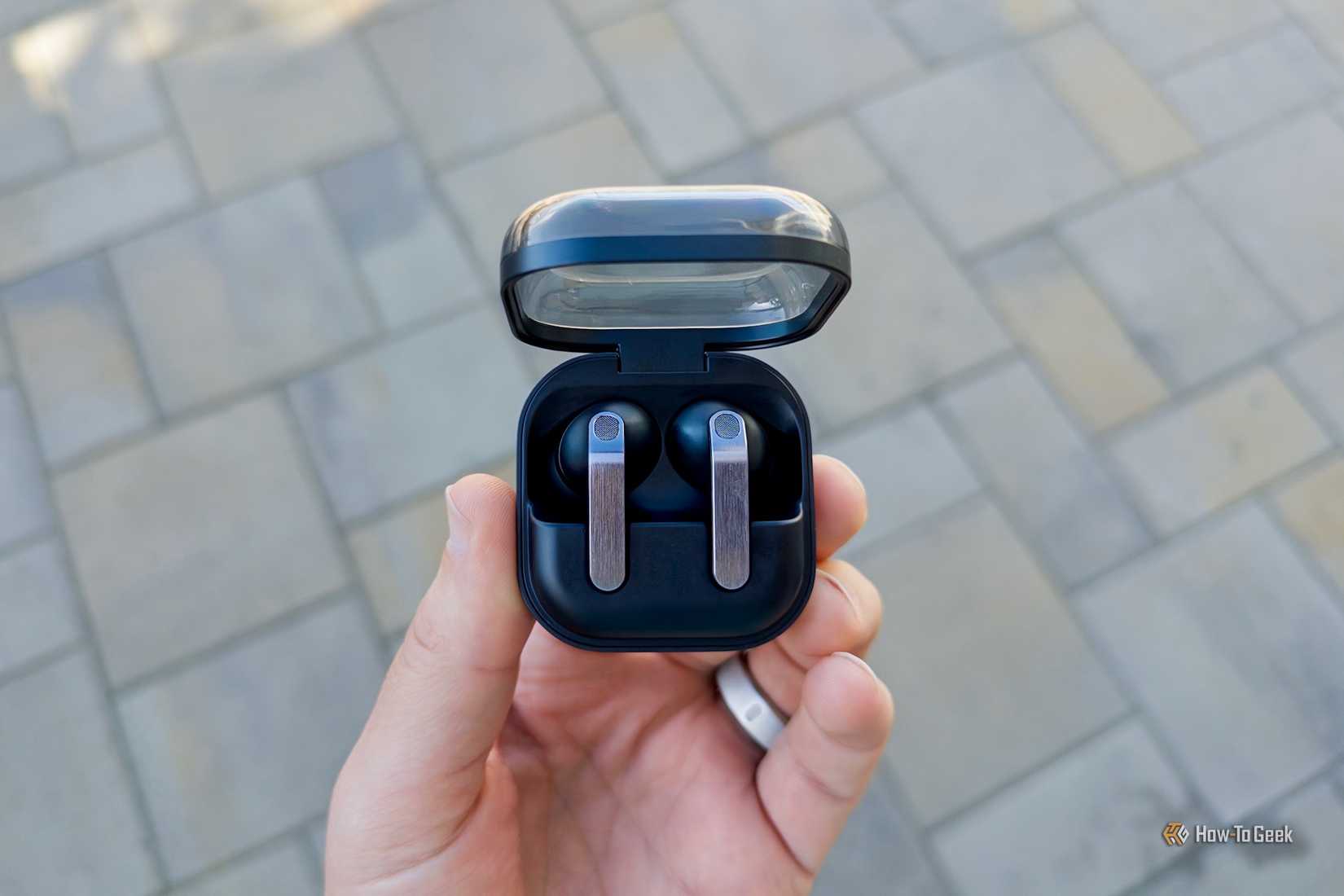 Samsung Glaxay Buds4 Pro in their charging case.