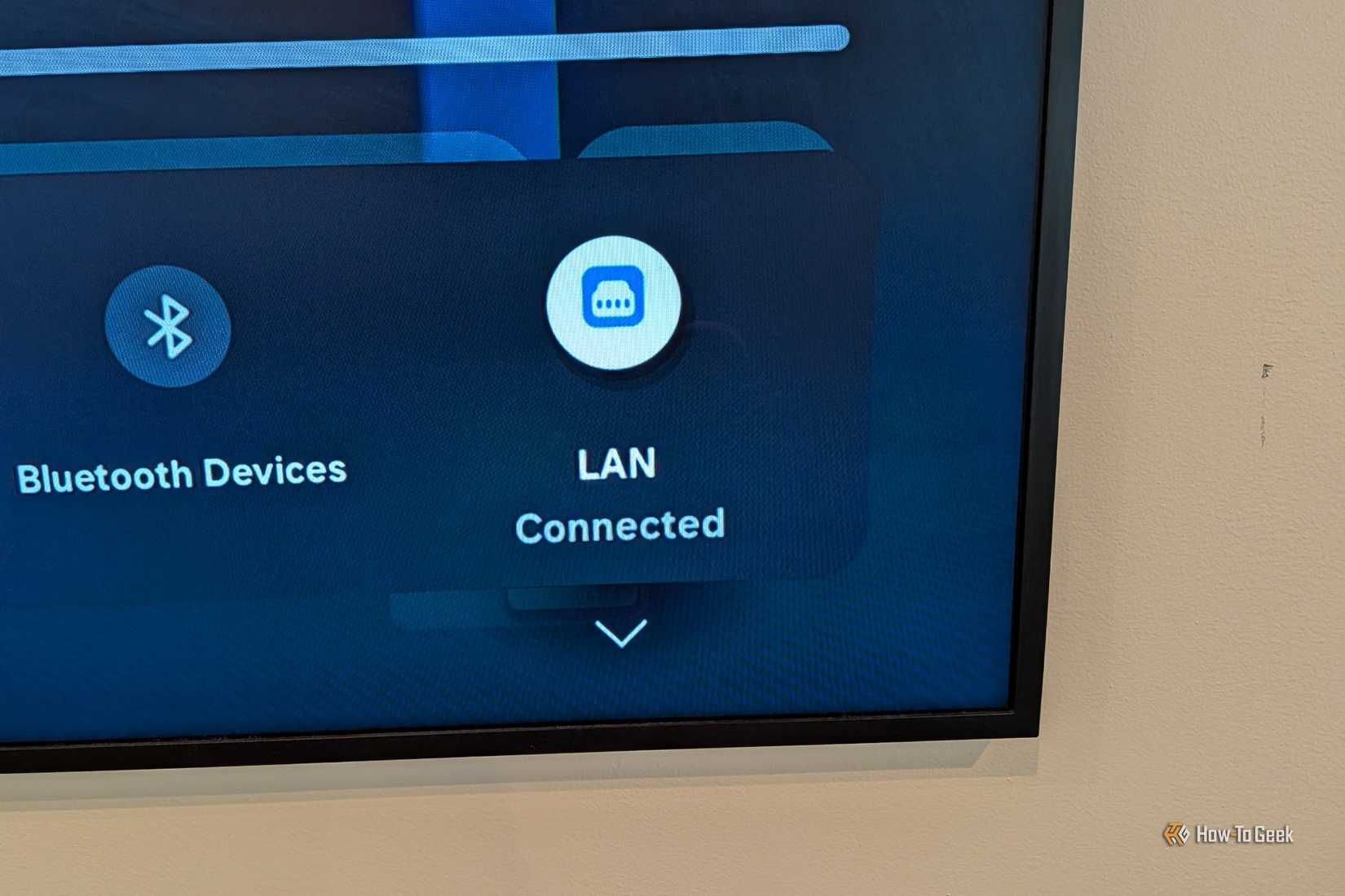 Confirming the wired connection of the Samsung Frame TV.