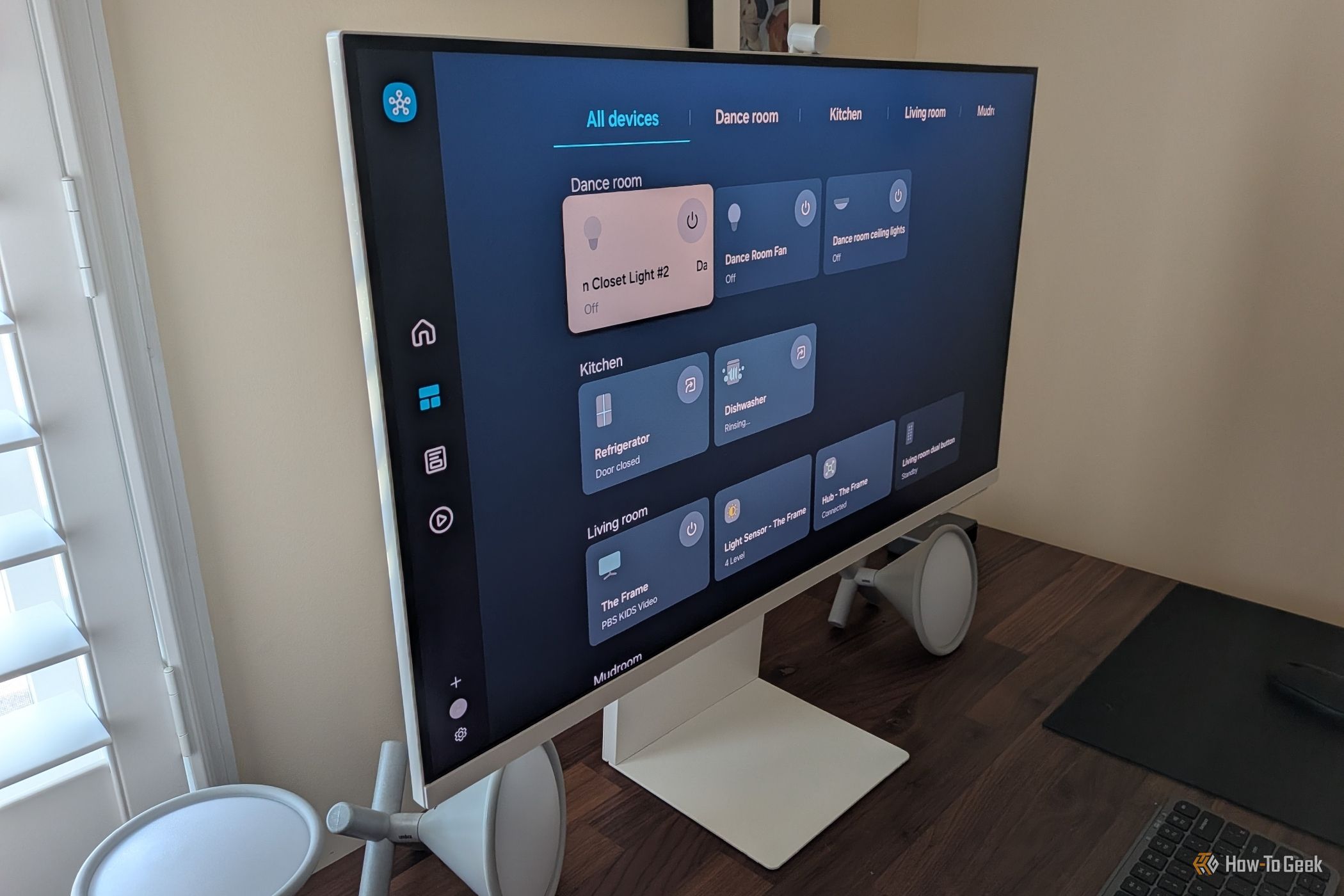 SmartThings on a Samsung Smart Monitor M8.