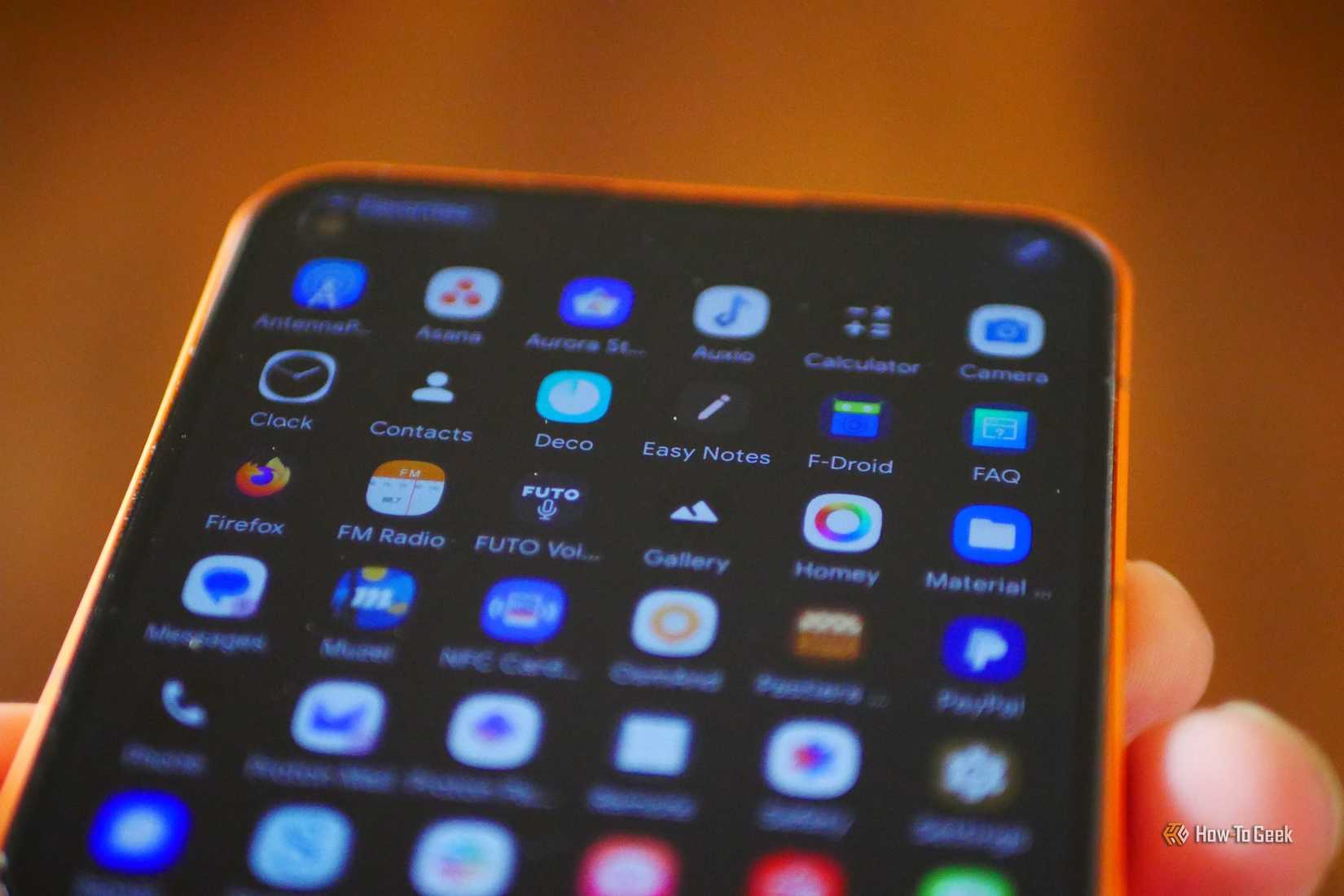 App drawer in the Kvaesitso launcher on a Unihertz Titan 2 Elite.