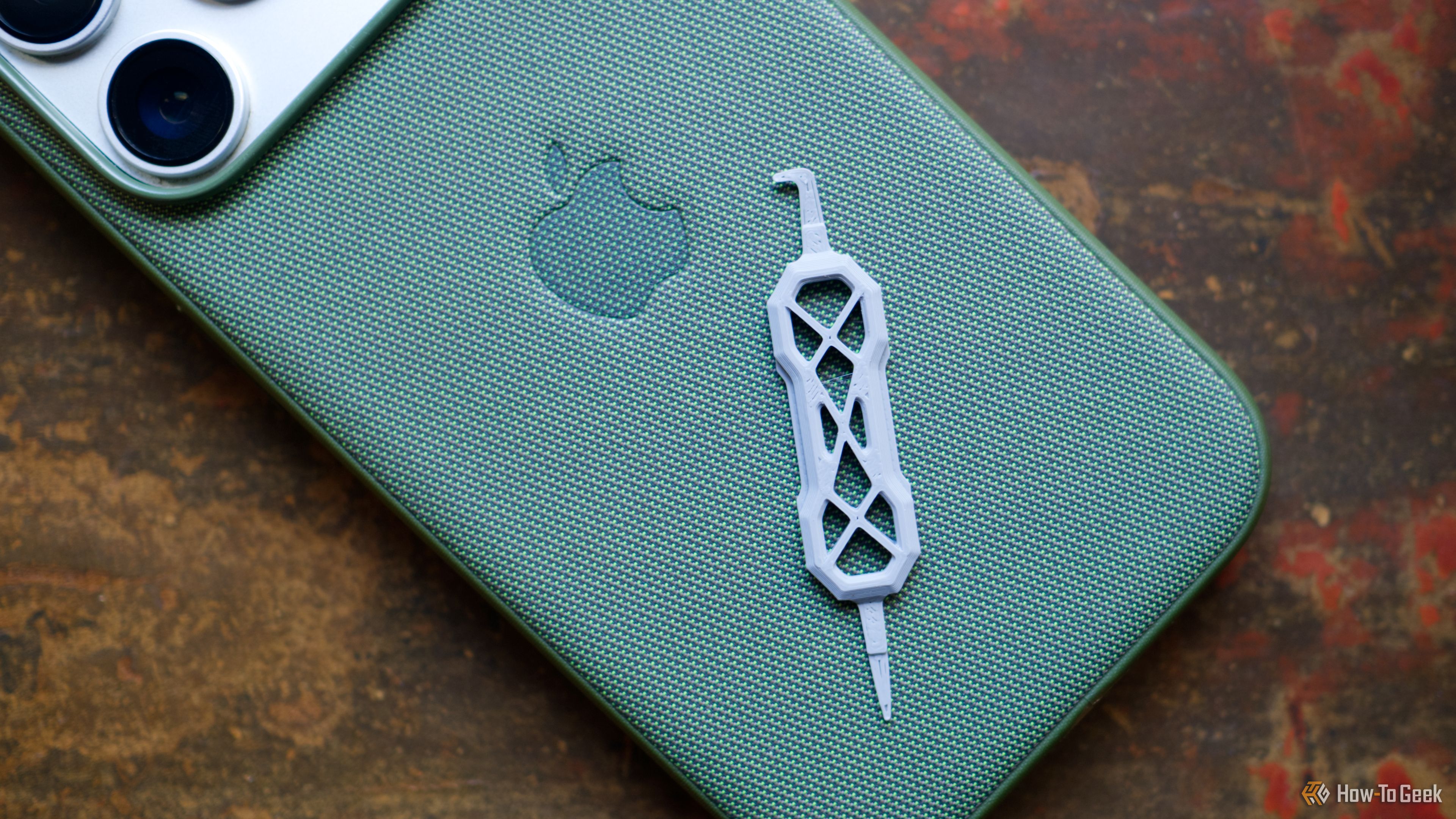 6 tiny 3D prints that save your USB ports and cables from an untimely demise