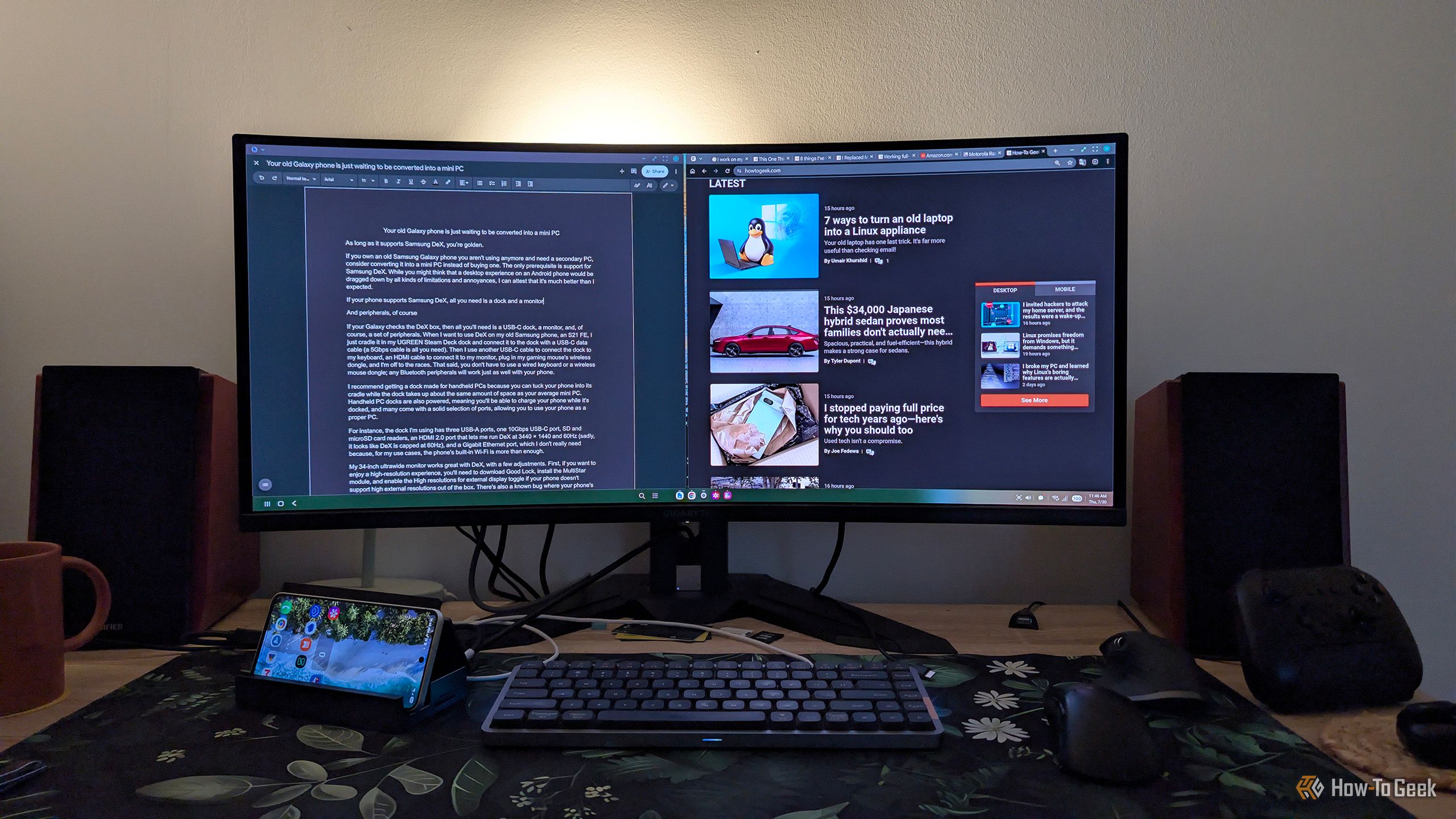 Samsung DeX running on a Galaxy S21 FE.
