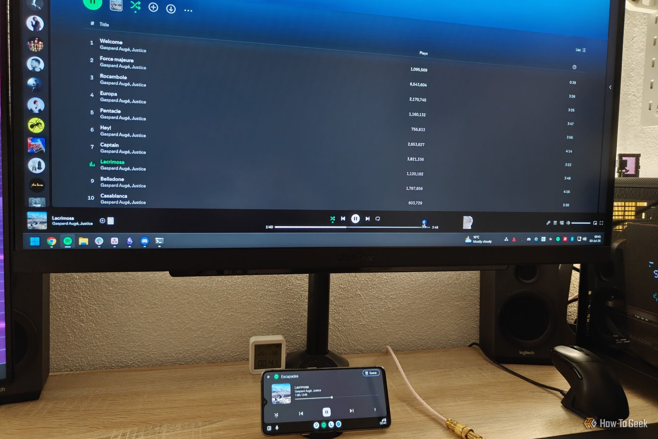 Главное меню Android Auto на смартфоне