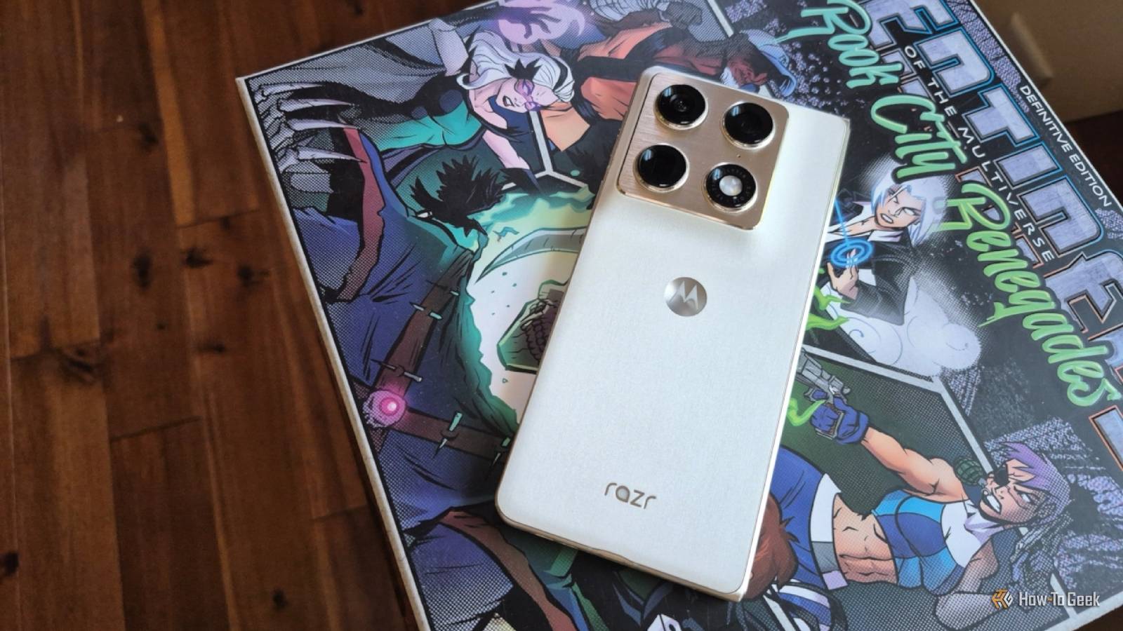 After years with Samsung foldables, Motorola's Razr finally showed me what I was missing