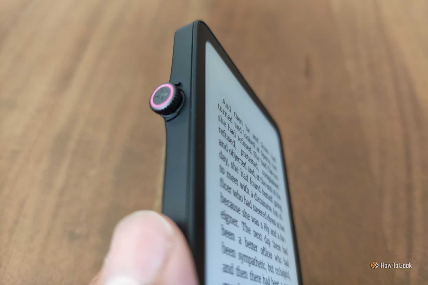 The scroll wheel on a DuRoBo Krono eReader.