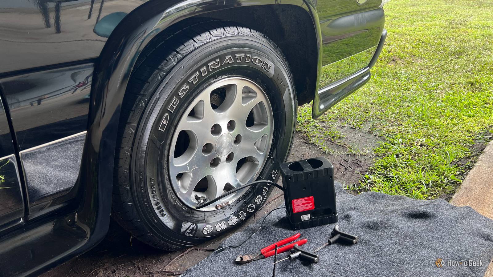 These 4 car tools can save you from the tow truck