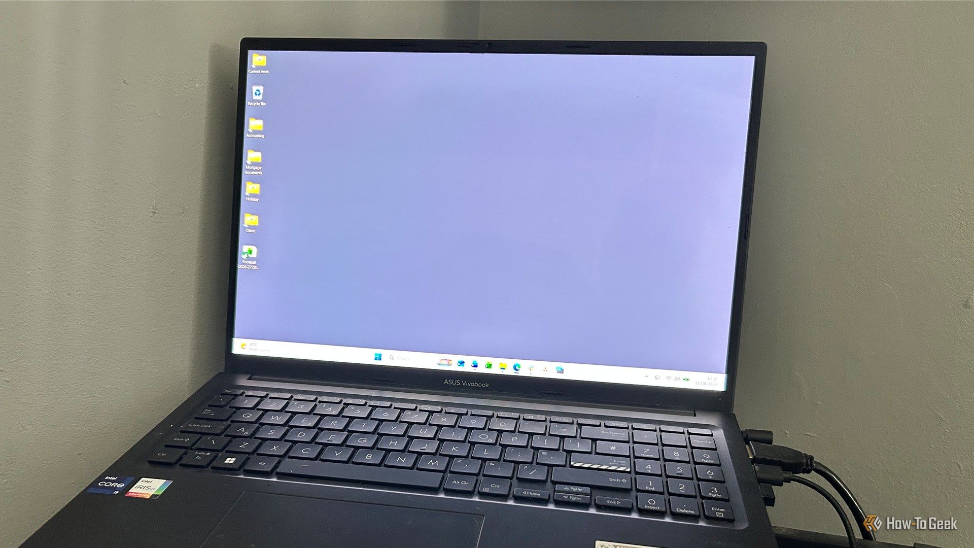 I made my Windows desktop boring on purpose, and I wish I'd done it sooner