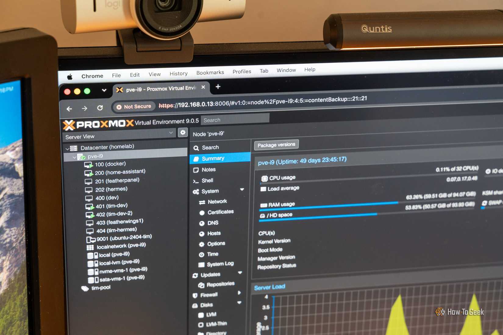Proxmox VE 9.0.5 homelab node dashboard with virtual machine list.