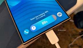 Samsung Galaxy super fast charging showing that thre is almost 15 minutes until a phone is full.