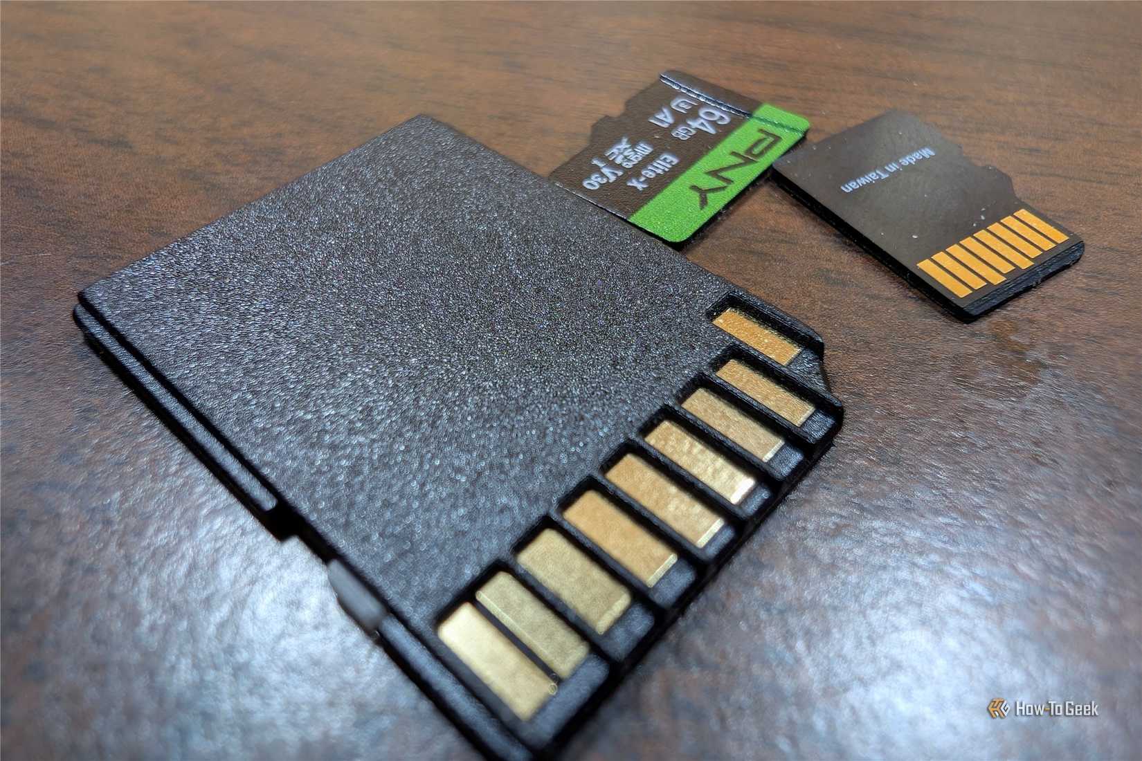 sd-cards-on-wooden-surface