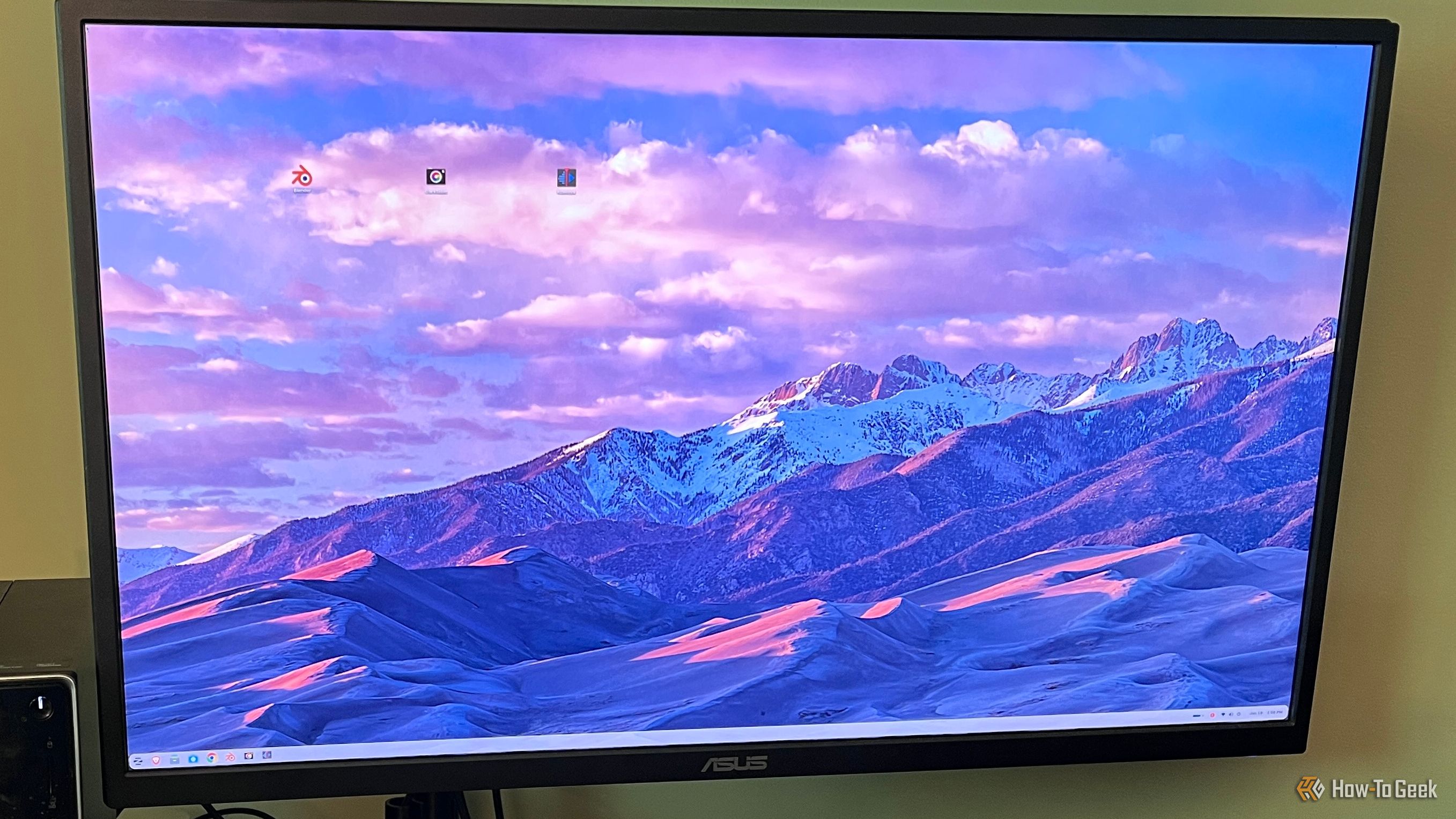 An image of Zorin OS desktop. There are no apps open.