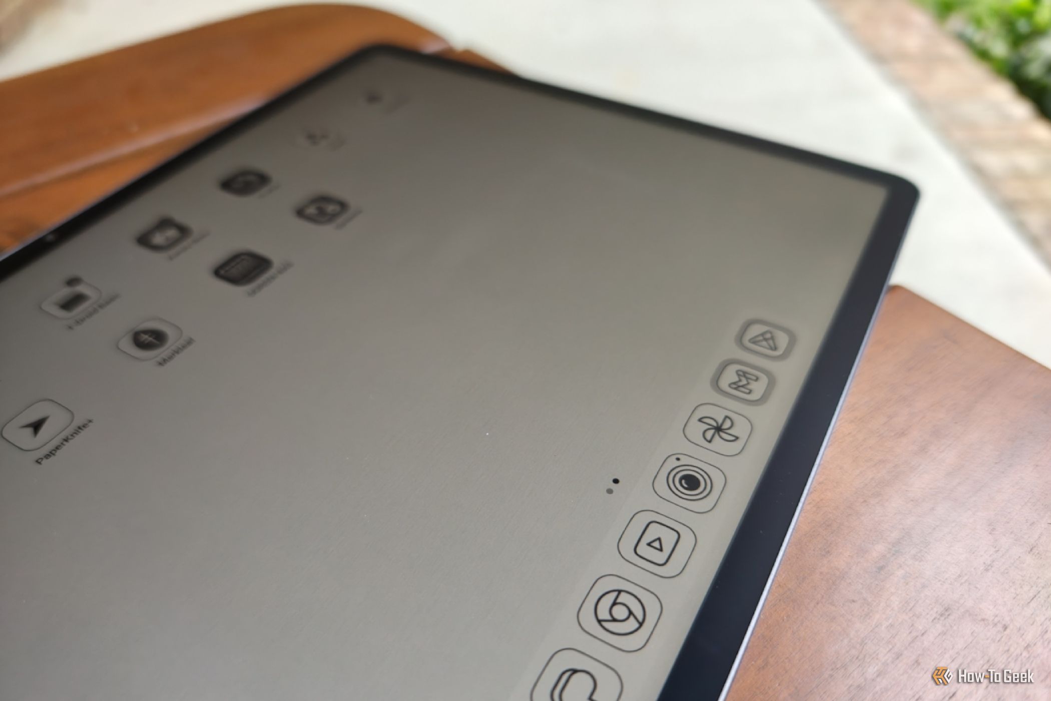 I tested 3 paper-like Android tablets, and the winner isn't e-ink