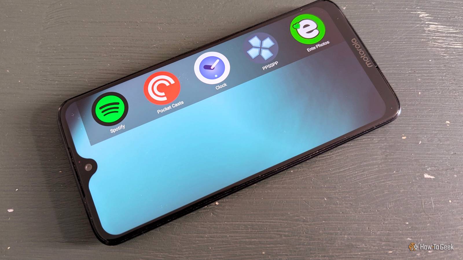 Как зафиксировать альбомную ориентацию на Android с помощью Discreet Launcher интерфейс Discreet Launcher на смартфоне Motorola в горизонтальном режиме