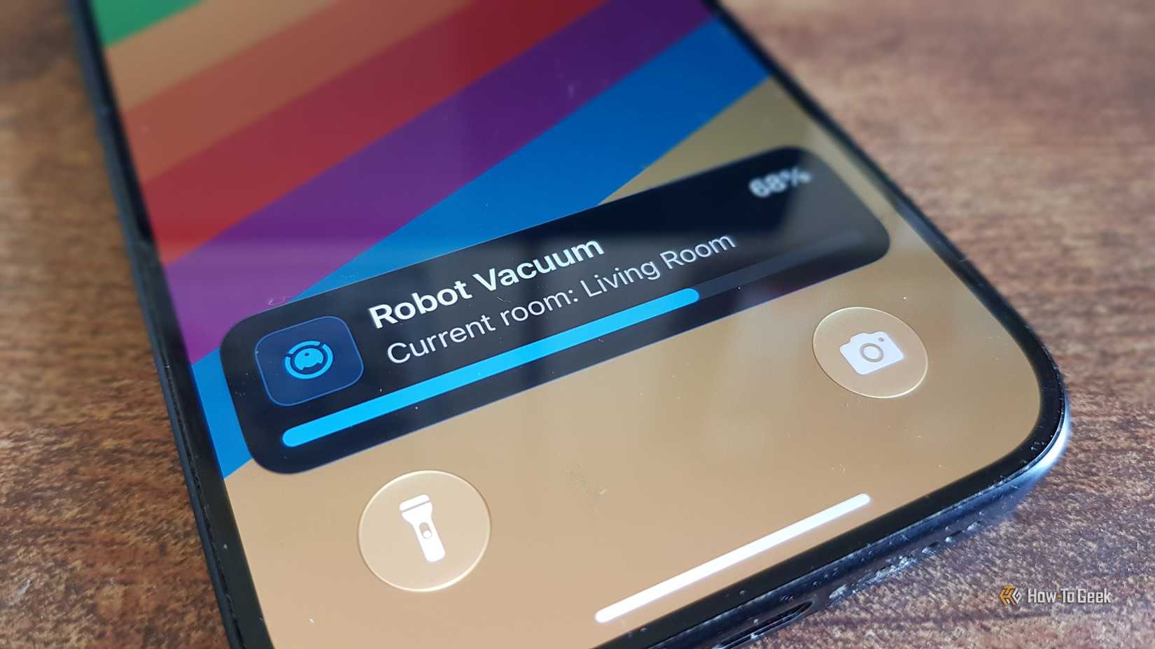 Home Assistant добавил поддержку Live Activities для iPhone и Apple Watch Экран блокировки iPhone с уведомлением Live Activity от робота-пылесоса