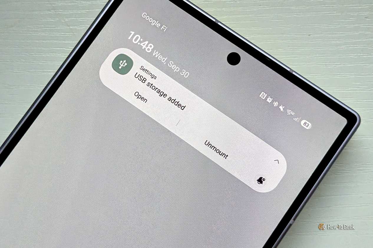 USB drive in a Samsung Galaxy phone 1