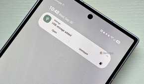 USB drive in a Samsung Galaxy phone 1