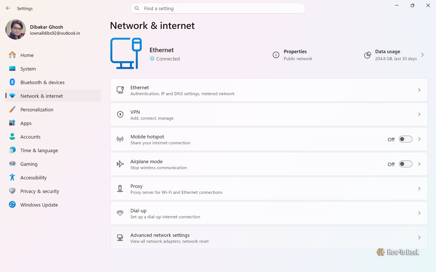 Paramètres réseau et Internet de Windows 11 affichant une connexion Ethernet avec une utilisation de données de 204,8 Go au cours des 30 derniers jours.