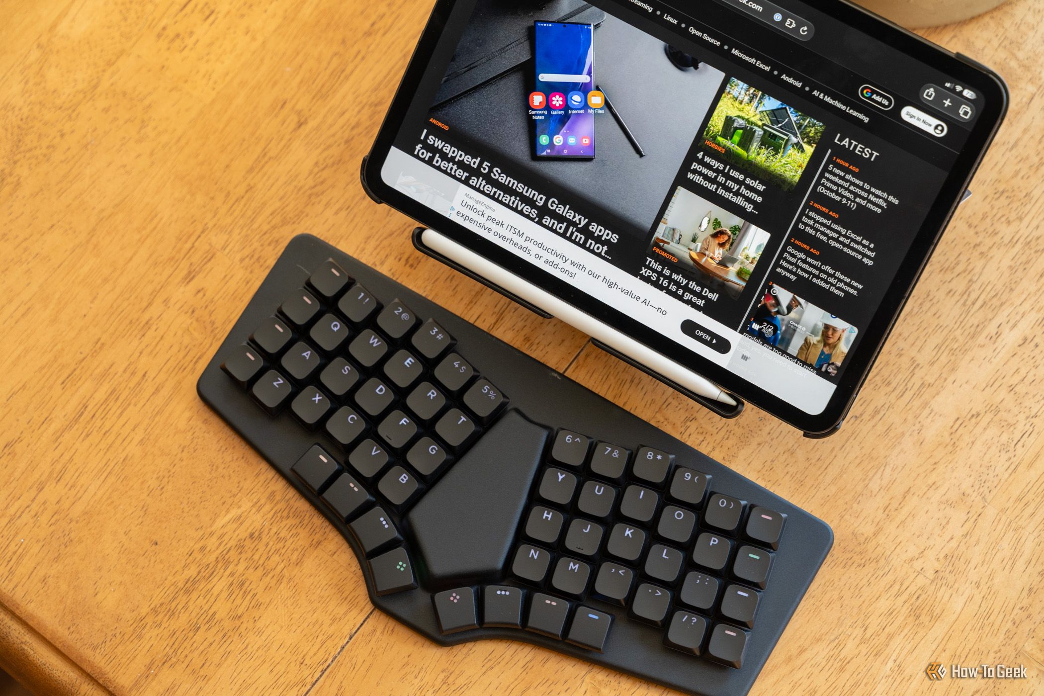 Клавиатура Dygma Sonsei и iPad вид сверху