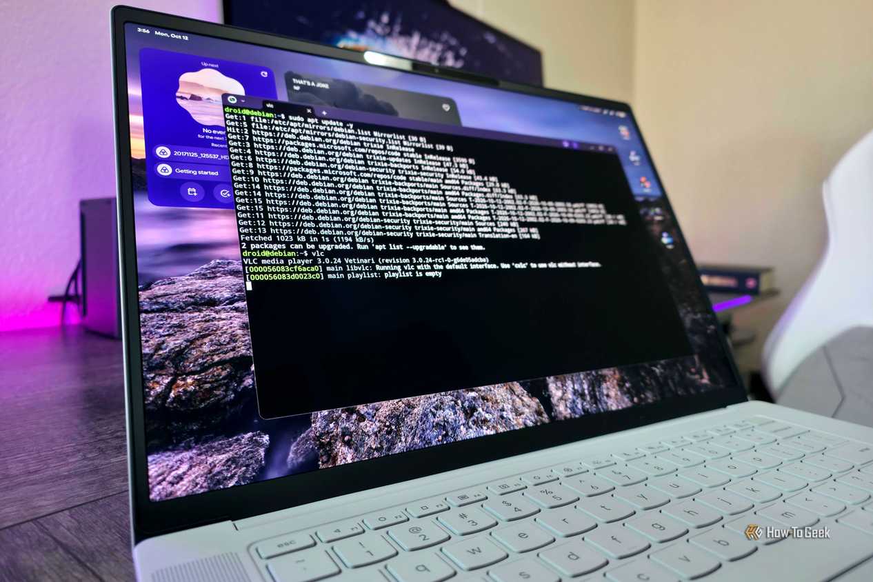 Image of the Lenovo Googlebook 15 and the Linux Terminal app.