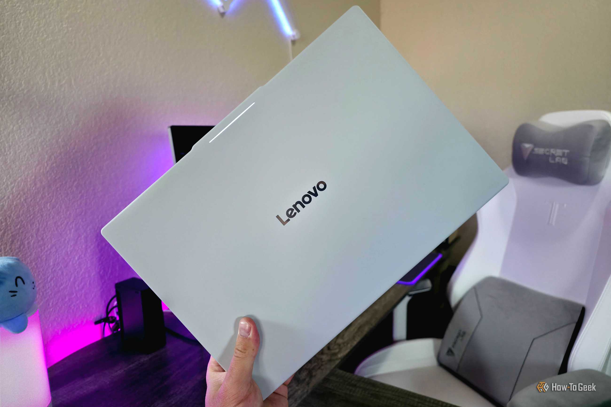 Image of the Lenovo Googlebook 15's lid.
