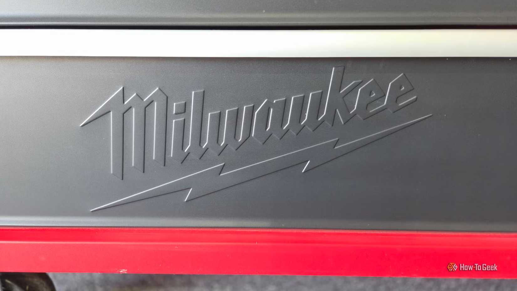 milwaukee-tool-box-logo
