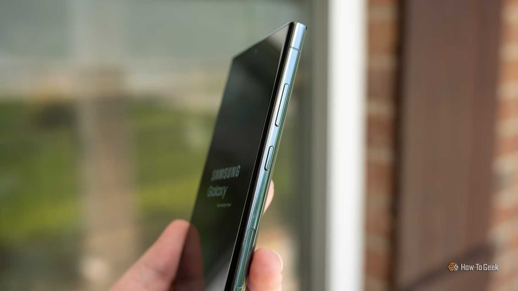 Power sleep button and volume rocker on the right side of the Samsung Galaxy S23 Ultra