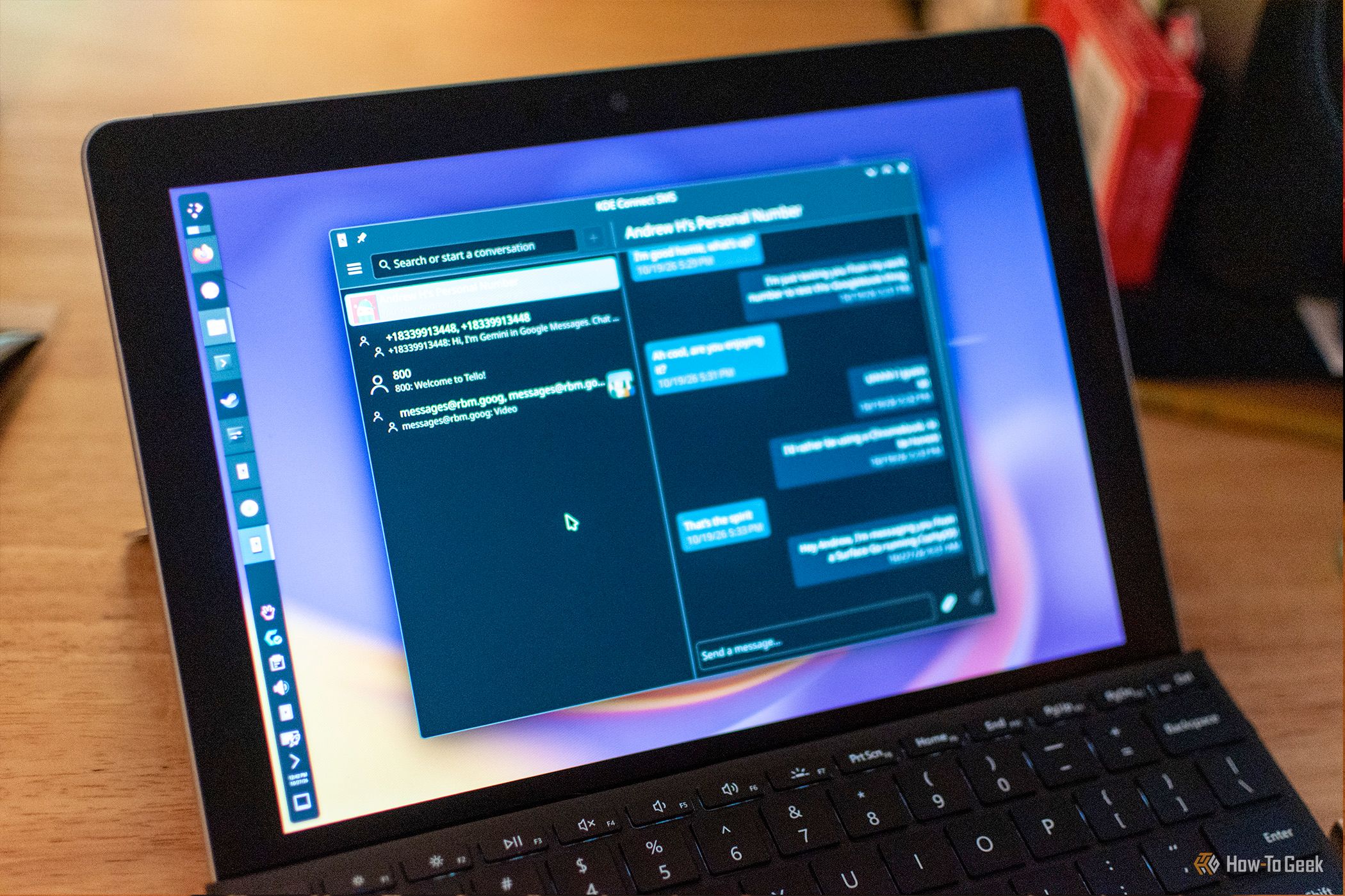 Texting from a Linux laptop using KDE Connect.